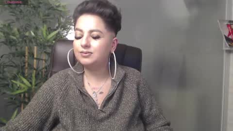 Snapshot of allyiah chatting on February 13, 11:58 pm online show from February 13, 11:58 pm