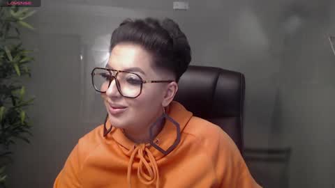 Snapshot of allyiah chatting on January 26, 10:13 pm online show from January 26, 10:13 pm