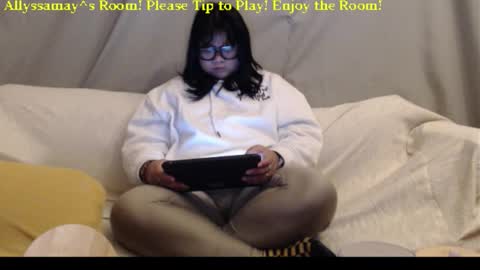 Allyssamay online show from November 28, 5:04 am
