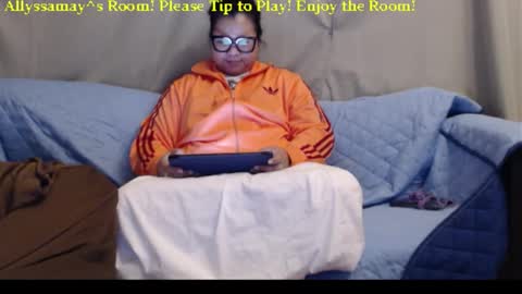 Allyssamay online show from March 6, 5:17 am