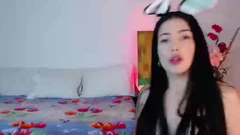 alma_art_ online show from September 9, 9:59 pm