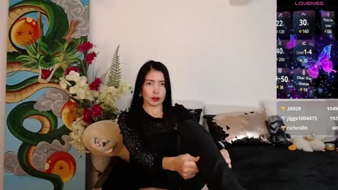 alma_art_ online show from February 8, 10:40 pm