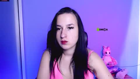 alma_black online show from September 18, 6:50 am