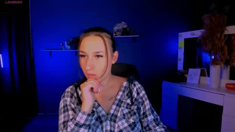 alma_black online show from September 15, 5:09 am