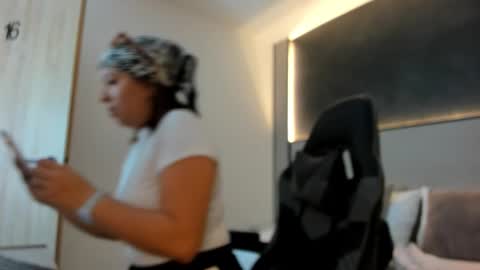 ALMA FENIX  online show from October 18, 12:31 pm