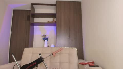 Alma Castillo online show from April 8, 2:25 am