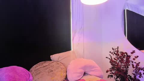 Snapshot of almendraevans chatting on February 7, 3:19 pm ALMENDRAEVANS online show from February 7, 3:19 pm