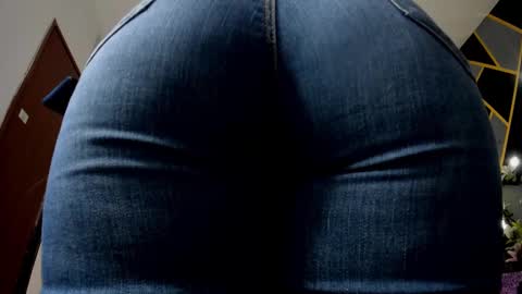 Snapshot of almma_ chatting on February 11, 2:46 pm ALMMA online show from February 11, 2:46 pm