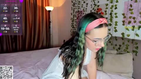 Lina online show from October 16, 9:42 am