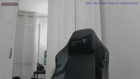 Snapshot of alphaboyfun chatting on January 2, 2:54 am Andi online show from January 2, 2:54 am