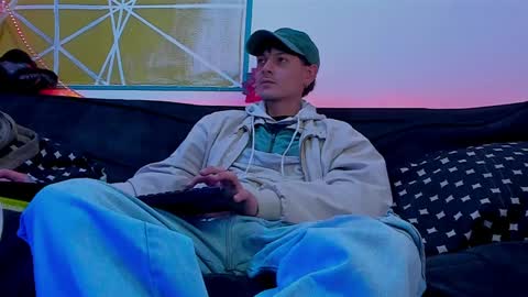 Dioniso online show from April 2, 9:00 pm