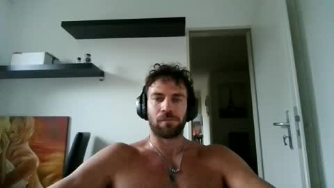 alphah_hunk online show from September 23, 3:17 pm