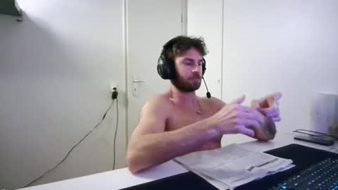 alphah_hunk online show from January 5, 5:27 pm