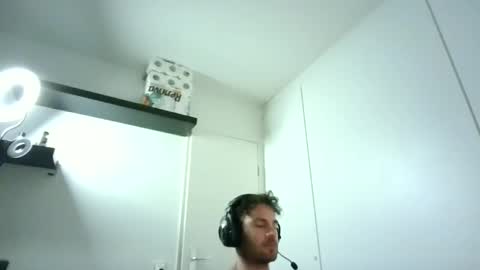 alphah_hunk online show from December 15, 8:05 pm