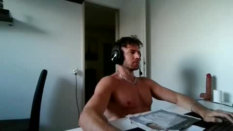 alphah_hunk online show from April 8, 6:00 pm