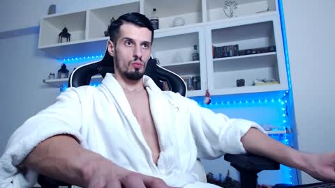 Snapshot of alphamastertodd chatting on January 6, 1:53 am MasterTodd online show from January 6, 1:53 am