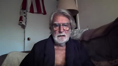 AlphaUniform online show from December 5, 1:22 pm