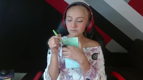 Snapshot of alterego1__ chatting on February 18, 6:37 pm Alter online show from February 18, 6:37 pm