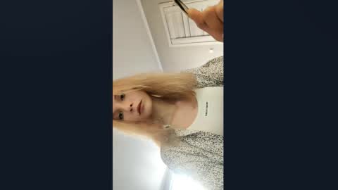 Snapshot of altheadoyel chatting on September 15, 1:56 pm May online show from September 15, 1:56 pm
