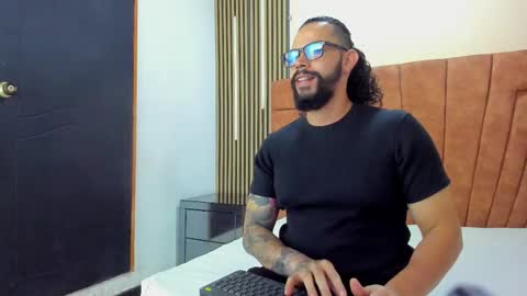 Snapshot of alukar_1 chatting on September 16, 12:29 pm ALUKAR online show from September 16, 12:29 pm