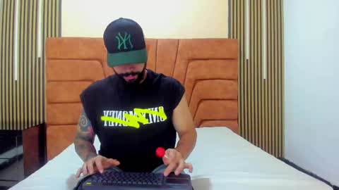 Snapshot of alukar_1 chatting on September 19, 12:31 pm ALUKAR online show from September 19, 12:31 pm