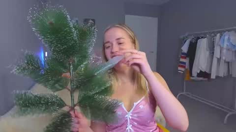 Amelia NEXT STREAM  online show from December 3, 2:11 pm