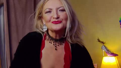 Alura Jenson online show from November 26, 8:27 pm