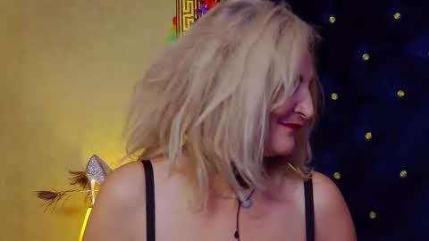 Alura Jenson online show from November 21, 8:51 pm