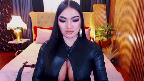 Alura Jhenson online show from April 1, 1:41 pm