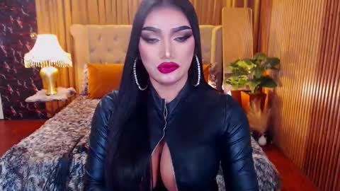 Alura Jhenson online show from March 9, 6:45 pm