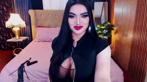 Alura Jhenson online show from April 15, 1:25 pm