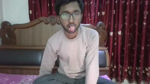 Snapshot of alvin_miler chatting on December 31, 9:39 pm alvin miler online show from December 31, 9:39 pm