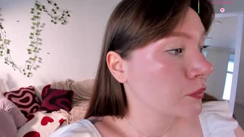 Lilu online show from May 20, 5:37 am