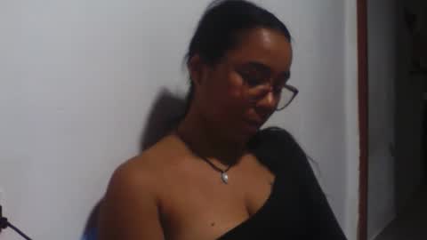 Snapshot of aly826805 chatting on September 13, 4:37 am analia online show from September 13, 4:37 am