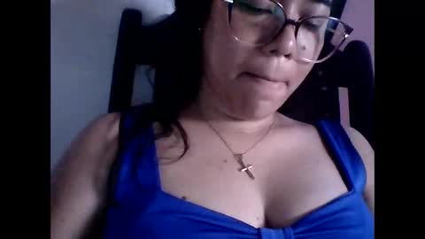 Snapshot of aly826805 chatting on March 6, 10:58 pm analia online show from March 6, 10:58 pm