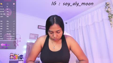 Snapshot of aly_moon chatting on September 14, 10:22 pm Im Aly3 online show from September 14, 10:22 pm