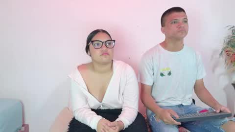 aly_n_sebas online show from May 20, 12:29 am