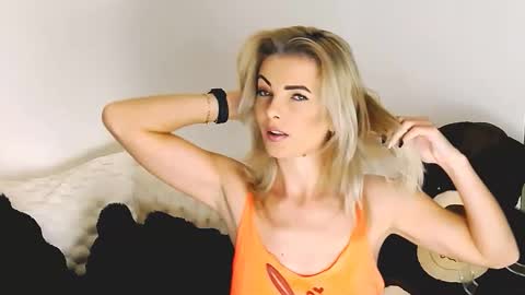 aly online show from January 6, 11:25 am