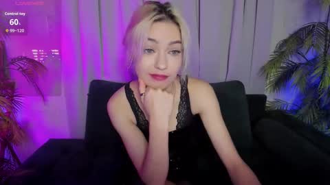 Alysia online show from October 18, 2:32 pm