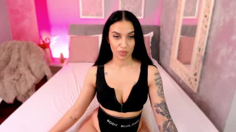 Alyssa online show from December 10, 1:00 pm