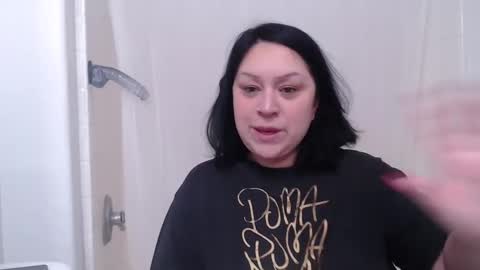 Snapshot of alyssiaamorexo chatting on February 15, 3:06 pm Alyssiaamorexo online show from February 15, 3:06 pm