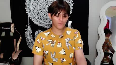 Snapshot of alyx_lust chatting on February 21, 7:43 pm Alyx online show from February 21, 7:43 pm