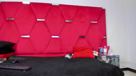 Amia y Sofia online show from September 30, 10:31 pm