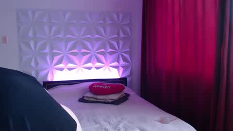 Amalett online show from November 2, 2:39 pm