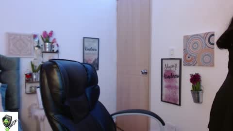 Snapshot of amalia_brunette chatting on January 7, 2:42 am AMALIA online show from January 7, 2:42 am