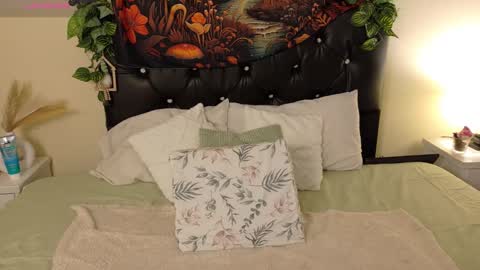         online show from October 11, 1:38 pm