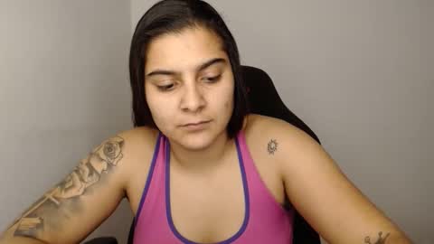 Snapshot of amanda5star chatting on January 13, 3:23 am The queen of the biceps online show from January 13, 3:23 am