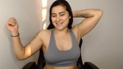Snapshot of amanda5star chatting on January 22, 2:56 pm The queen of the biceps online show from January 22, 2:56 pm