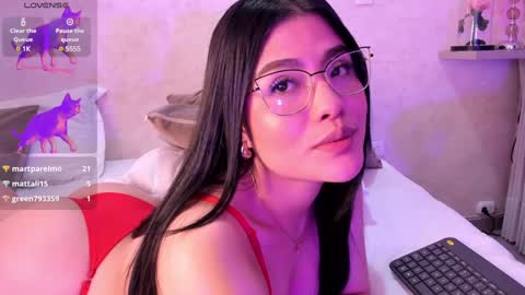 Snapshot of amanda_26 chatting on February 8, 5:18 am Luisa online show from February 8, 5:18 am