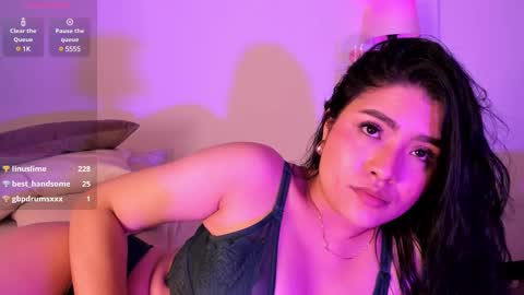 Snapshot of amanda_26 chatting on February 27, 8:13 am Luisa online show from February 27, 8:13 am